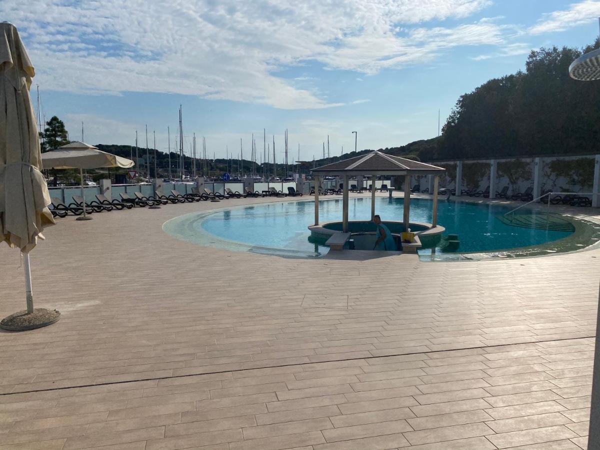 Floating House - Arena 2 Villa Pula Bagian luar foto
